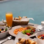 Hotel Virtu On The Hill 4*