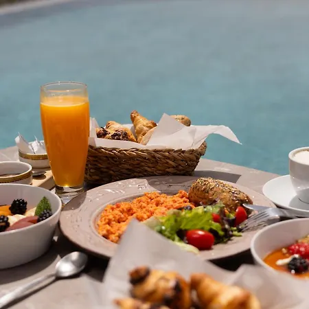 Hotel Virtu On The Hill 4*